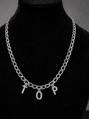 TOP inspired necklace 🖤